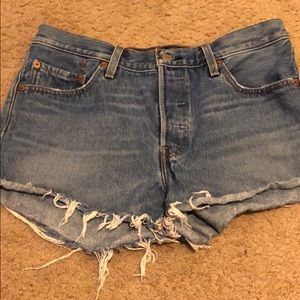 Levi cut off shorts